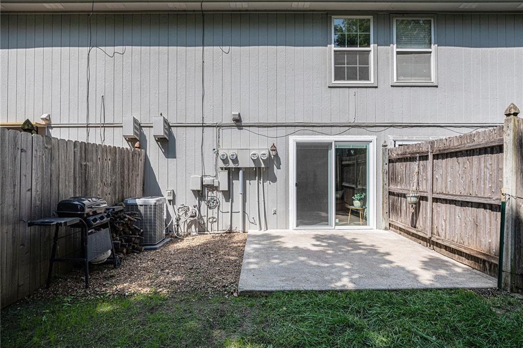 205 SW Pinetree Lane Unit: C