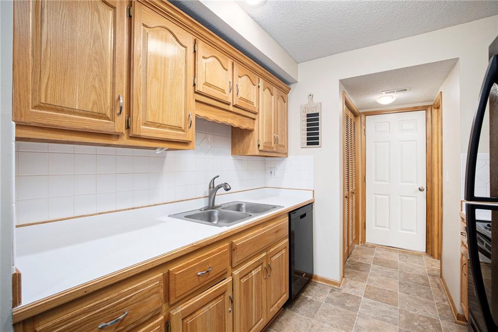 205 SW Pinetree Lane Unit: C