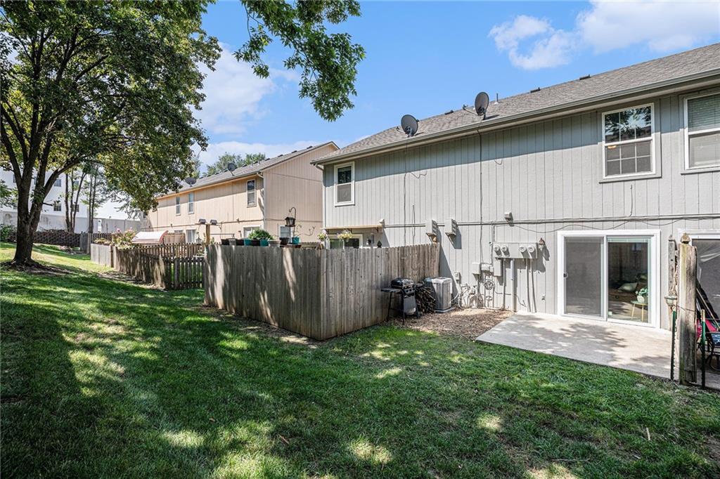 205 SW Pinetree Lane Unit: C