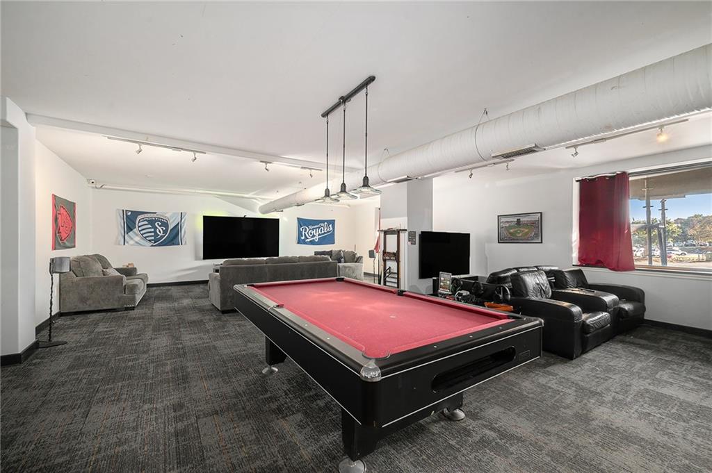 700 E 8th Street Unit: 9R