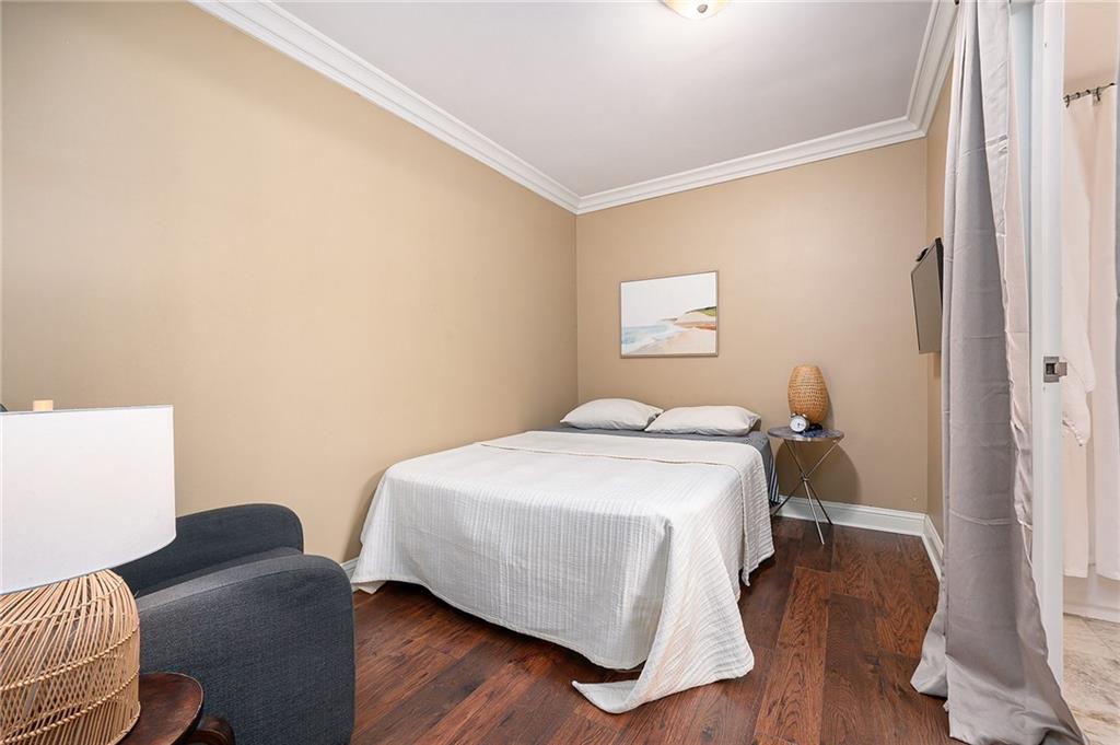 700 E 8th Street Unit: 9R