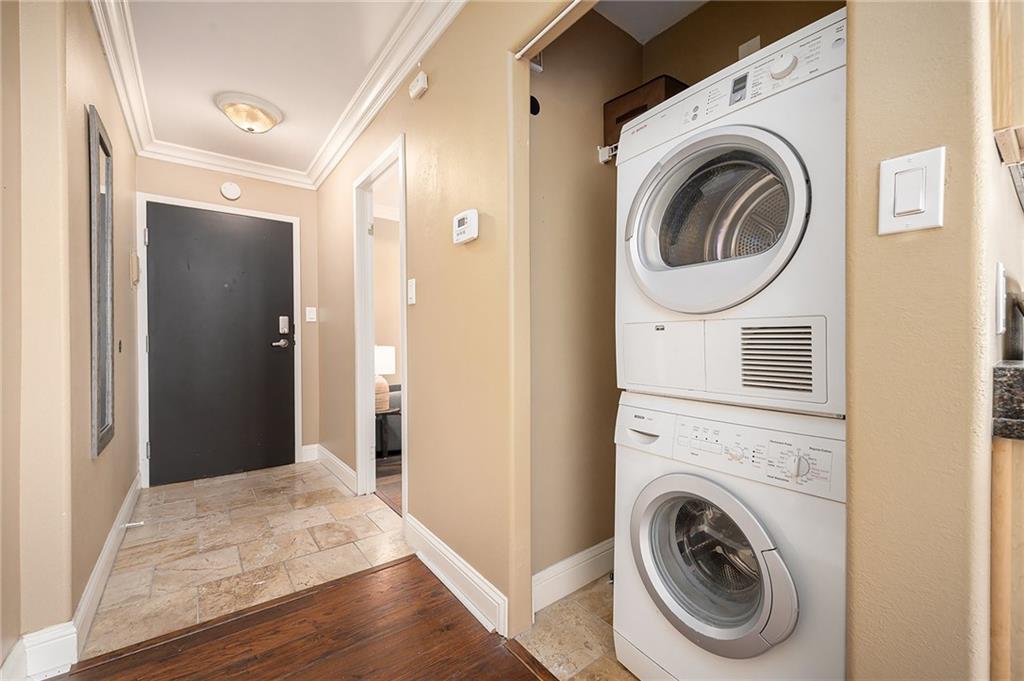 700 E 8th Street Unit: 9R