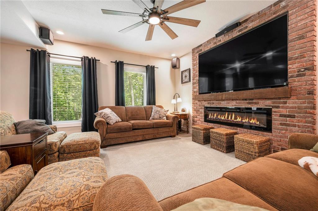 1807 SW Cemetery Road