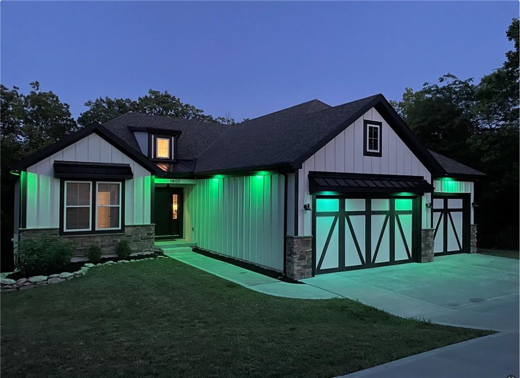 1807 SW Cemetery Road