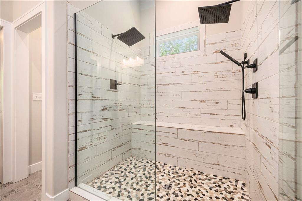 1807 SW Cemetery Road