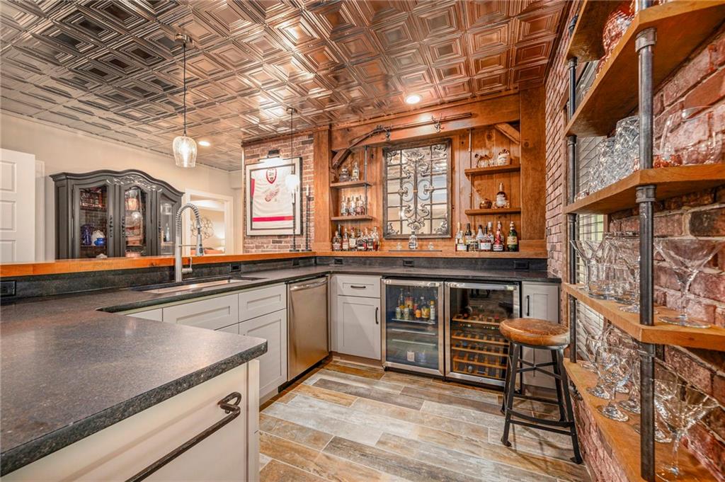 1807 SW Cemetery Road