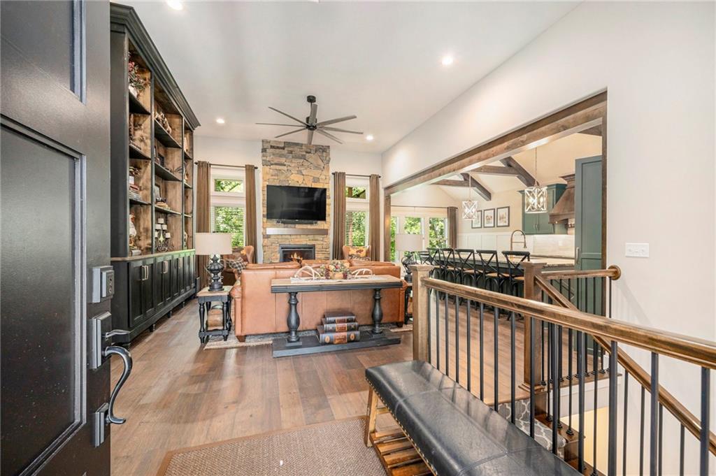 1807 SW Cemetery Road