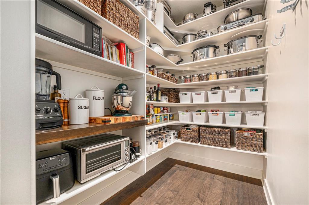 1807 SW Cemetery Road