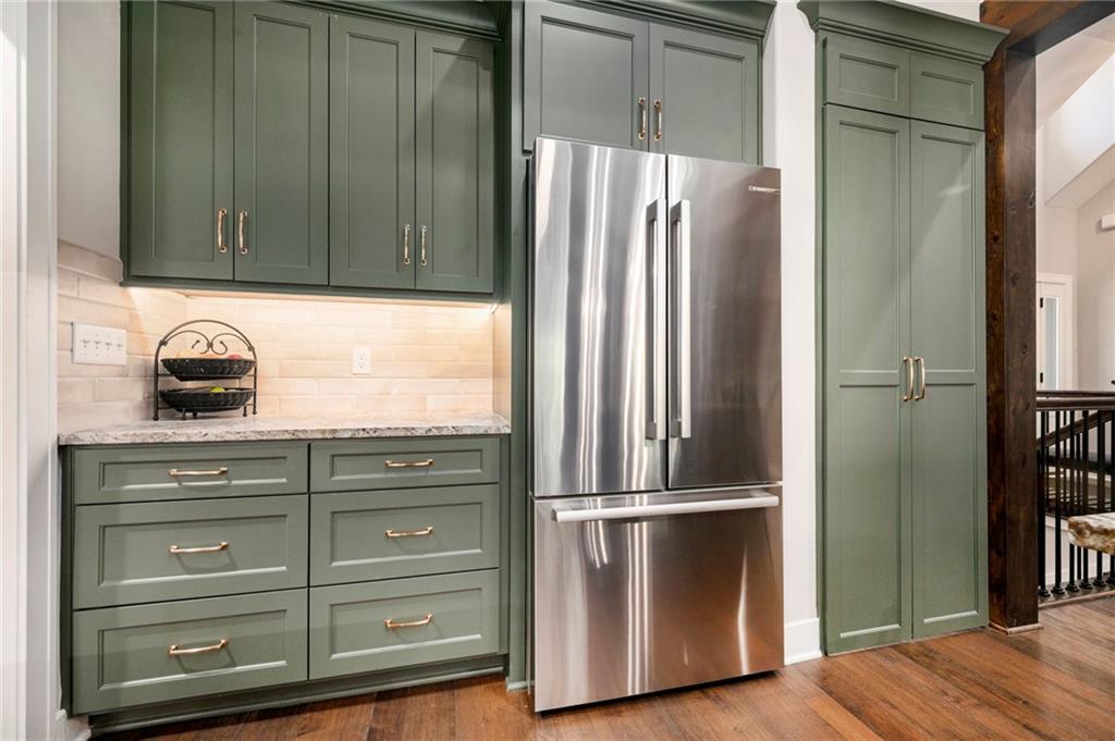 1807 SW Cemetery Road