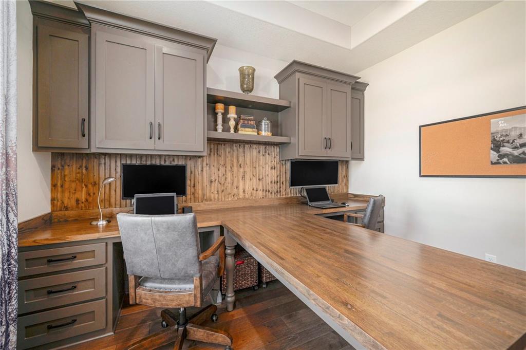 1807 SW Cemetery Road