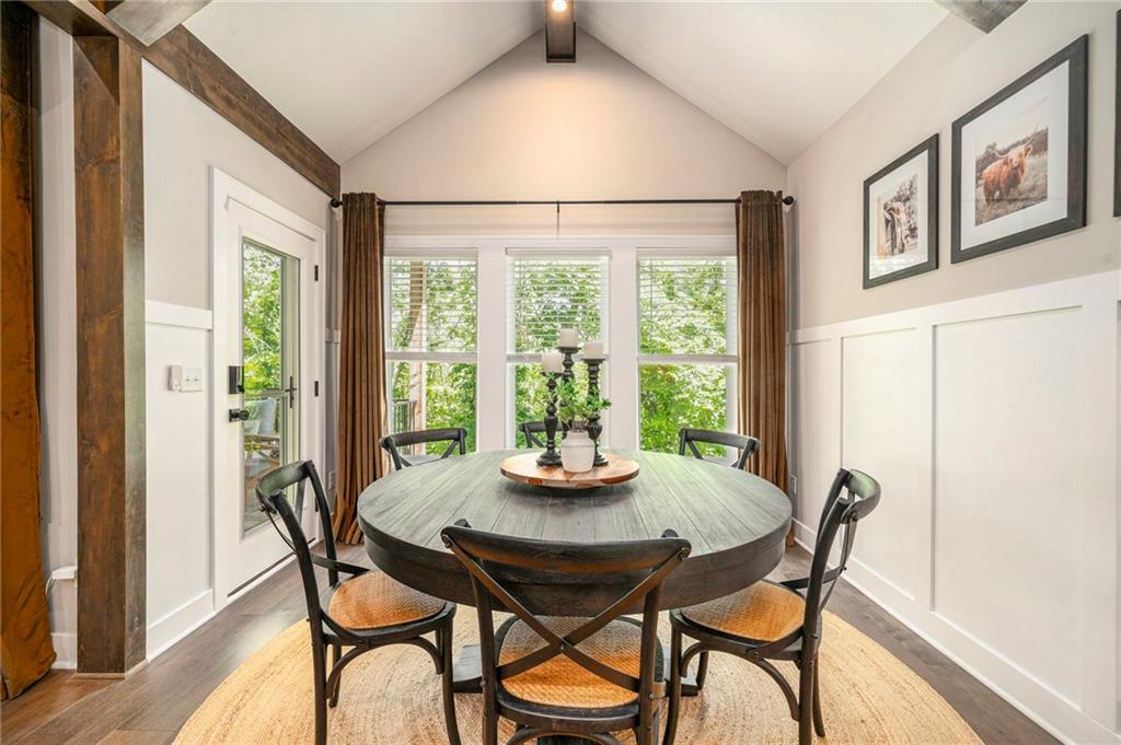 1807 SW Cemetery Road