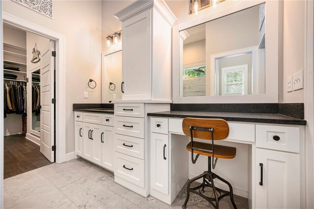 1807 SW Cemetery Road