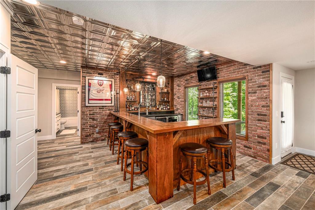 1807 SW Cemetery Road