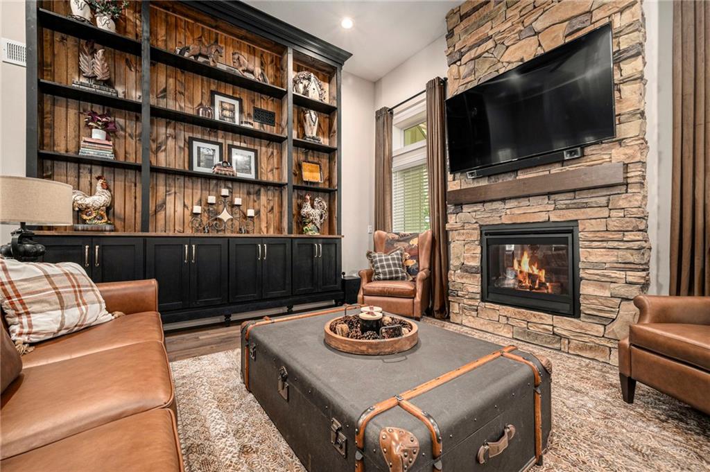 1807 SW Cemetery Road