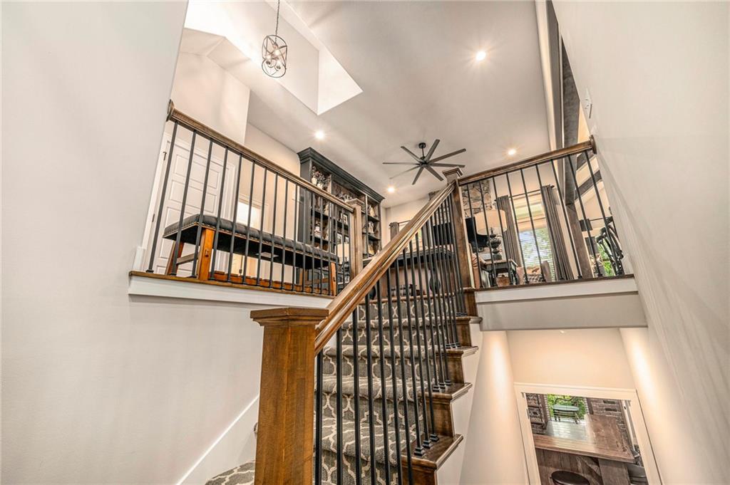 1807 SW Cemetery Road