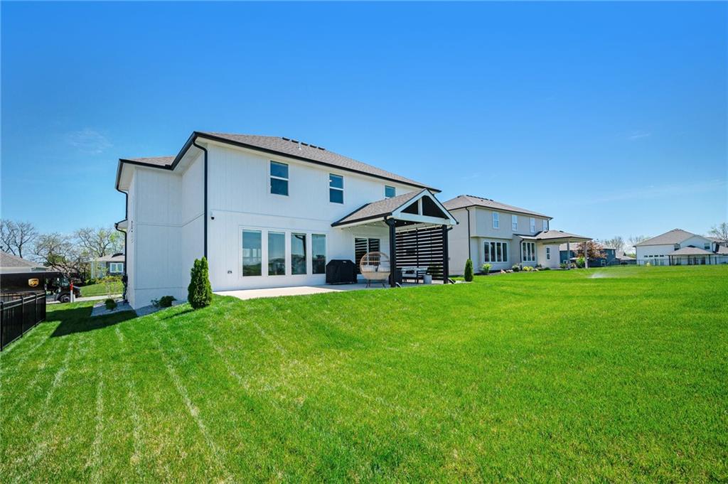 3133 SW Summit View Trail