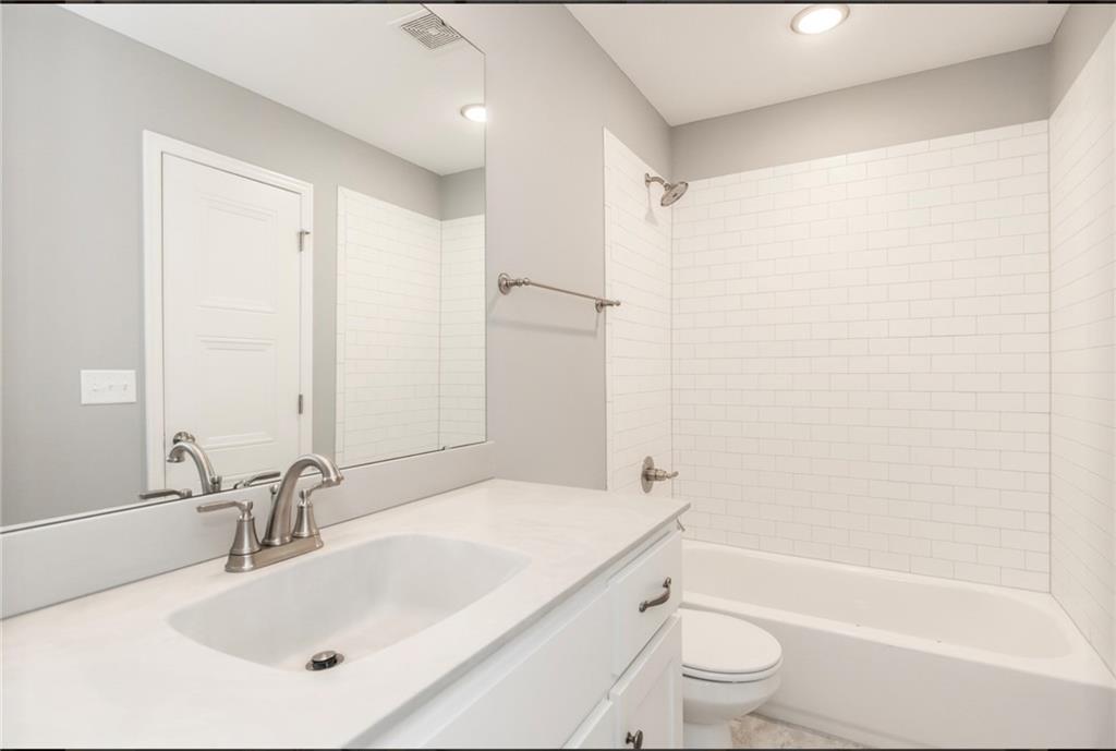 3137 SW Summit View Trail