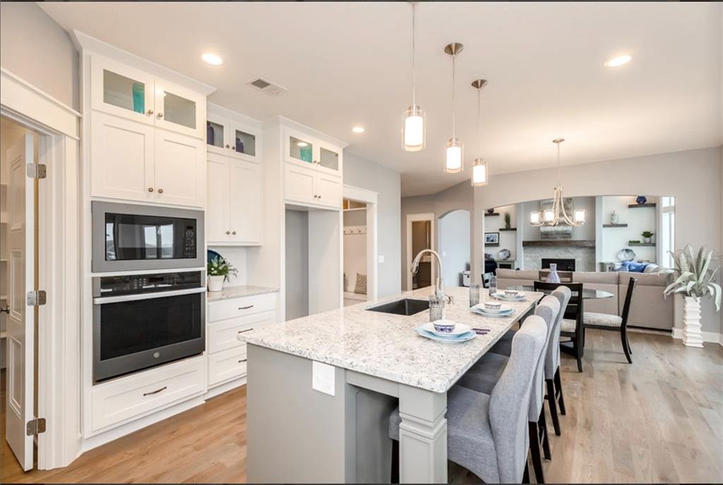 3137 SW Summit View Trail