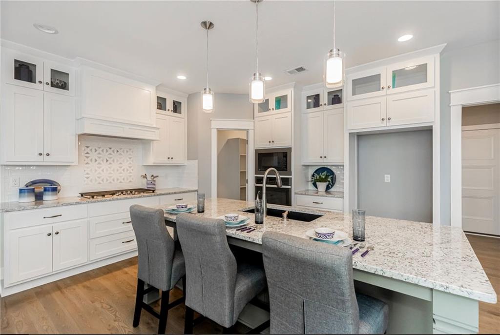 3137 SW Summit View Trail