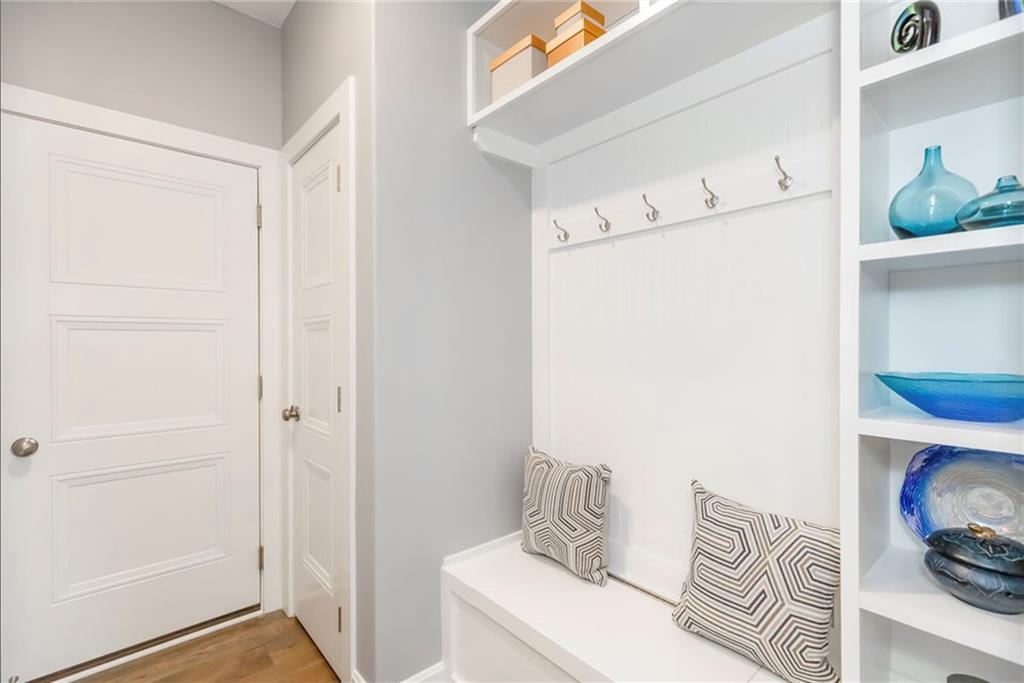 3137 SW Summit View Trail