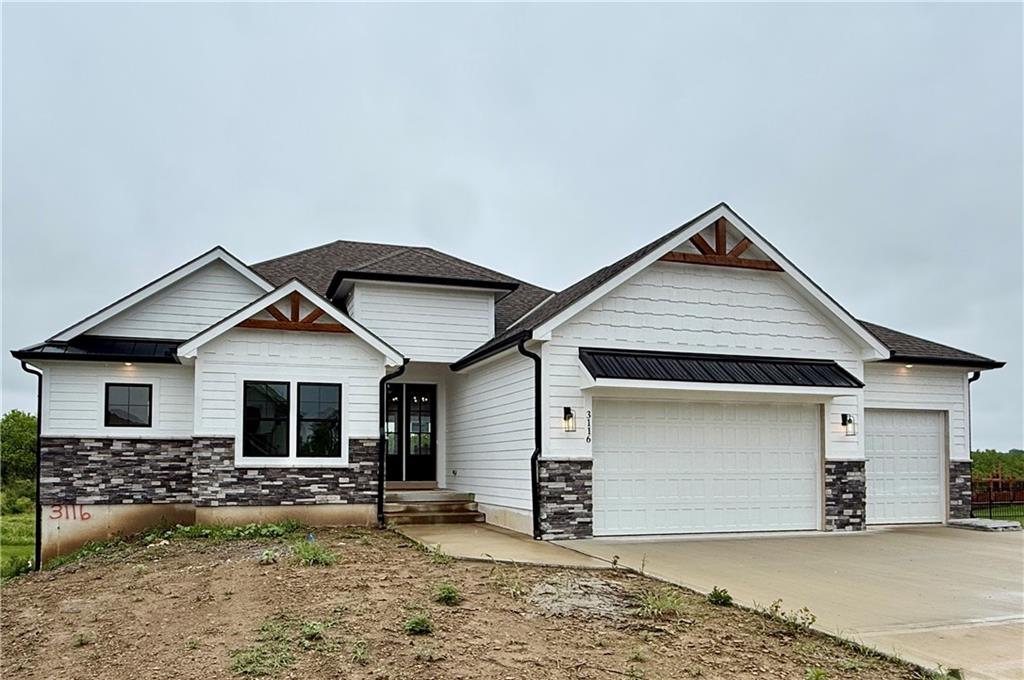 3116 SW Summit View Trail