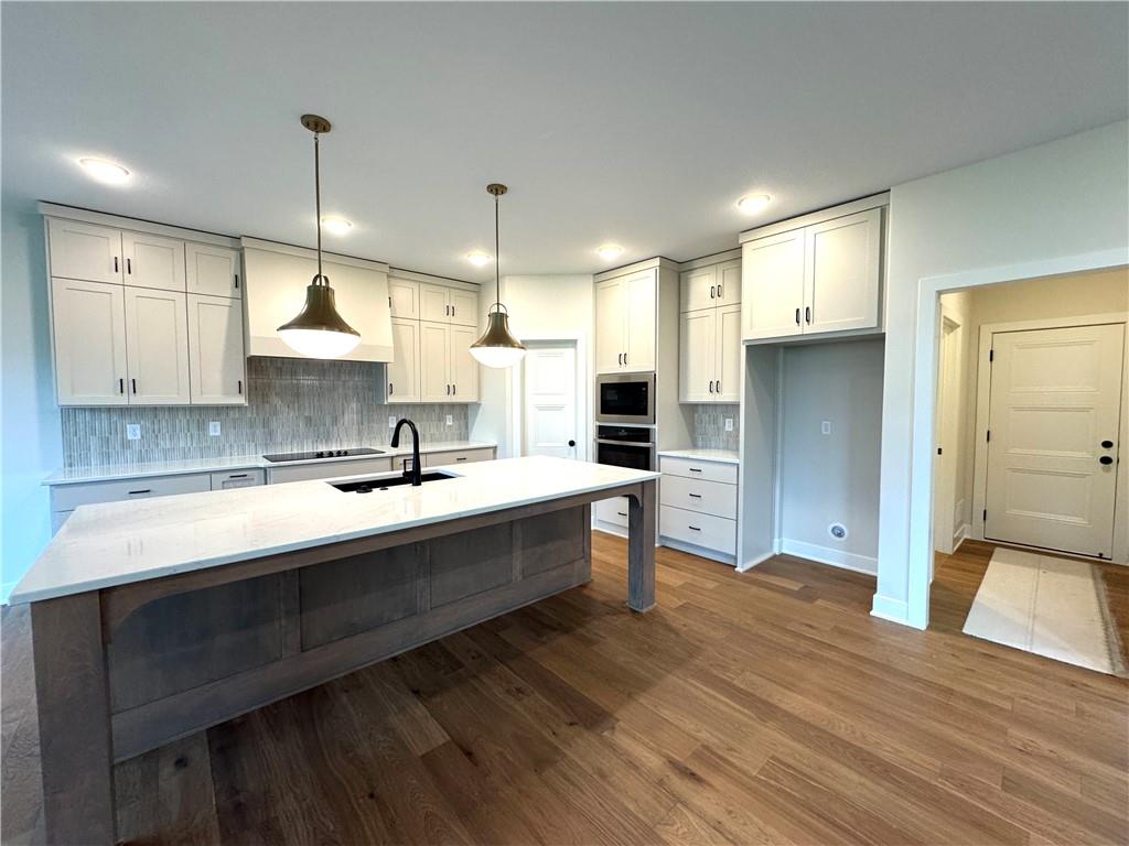3137 SW Summit View Trail