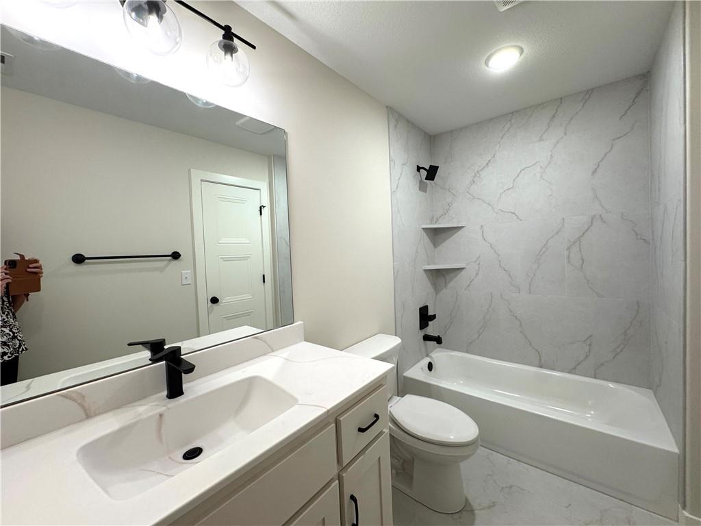 3137 SW Summit View Trail