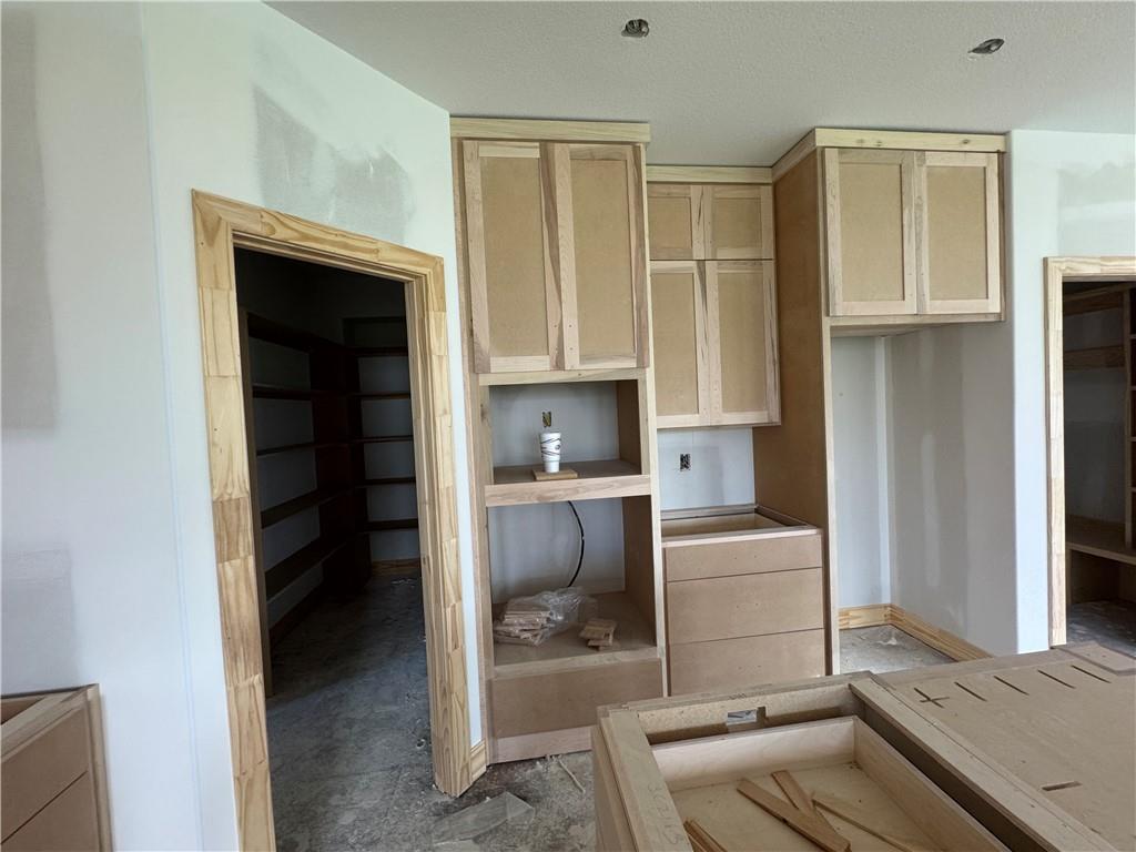 3137 SW Summit View Trail