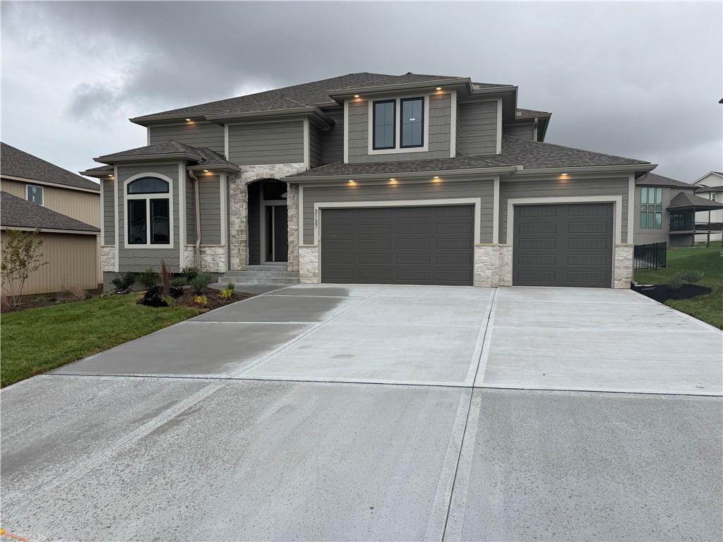 3137 SW Summit View Trail