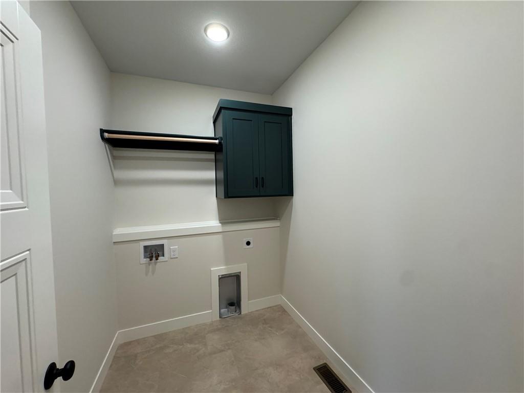 3137 SW Summit View Trail