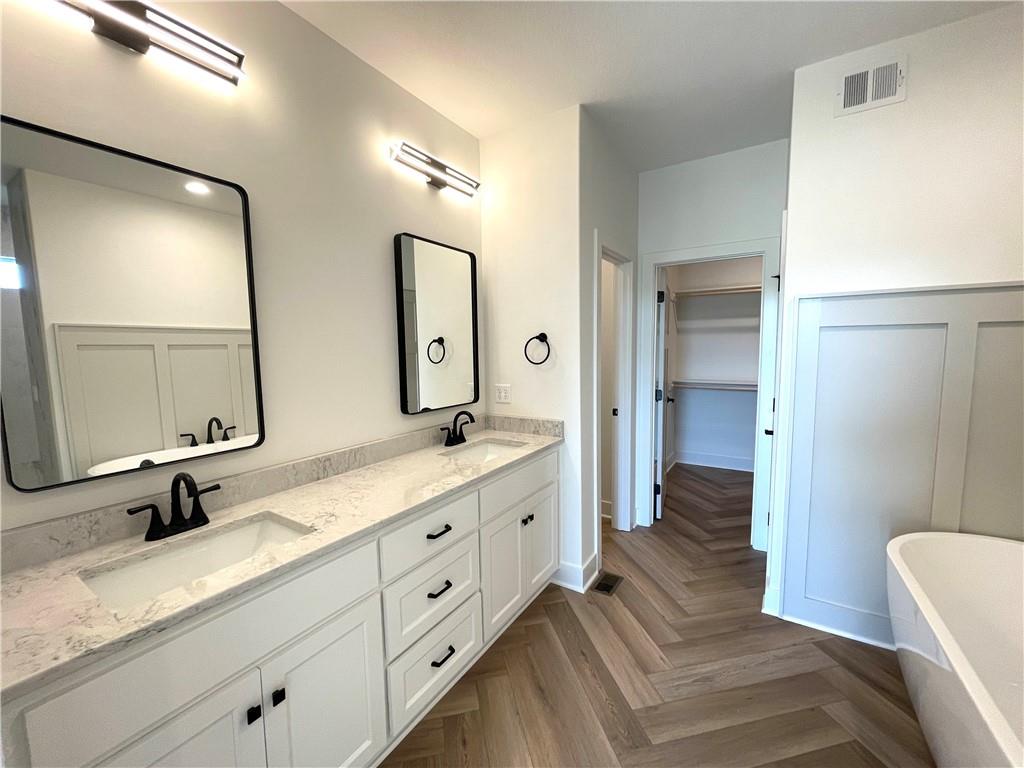 3137 SW Summit View Trail