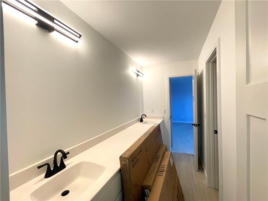 3137 SW Summit View Trail