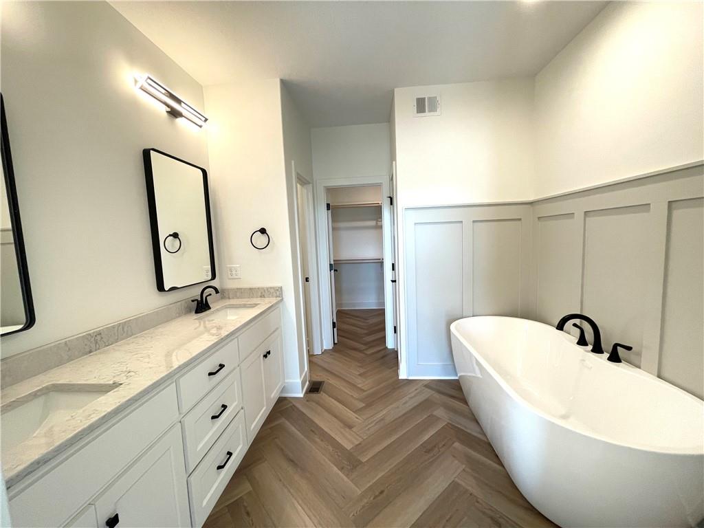 3137 SW Summit View Trail