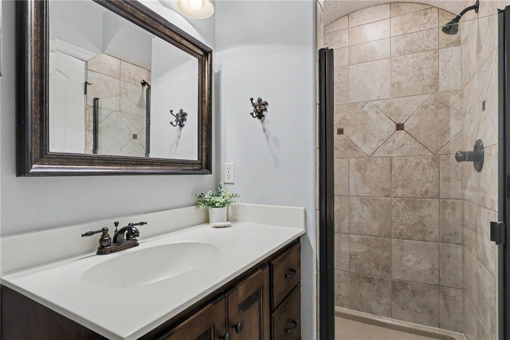 3412 SW Lois Lane