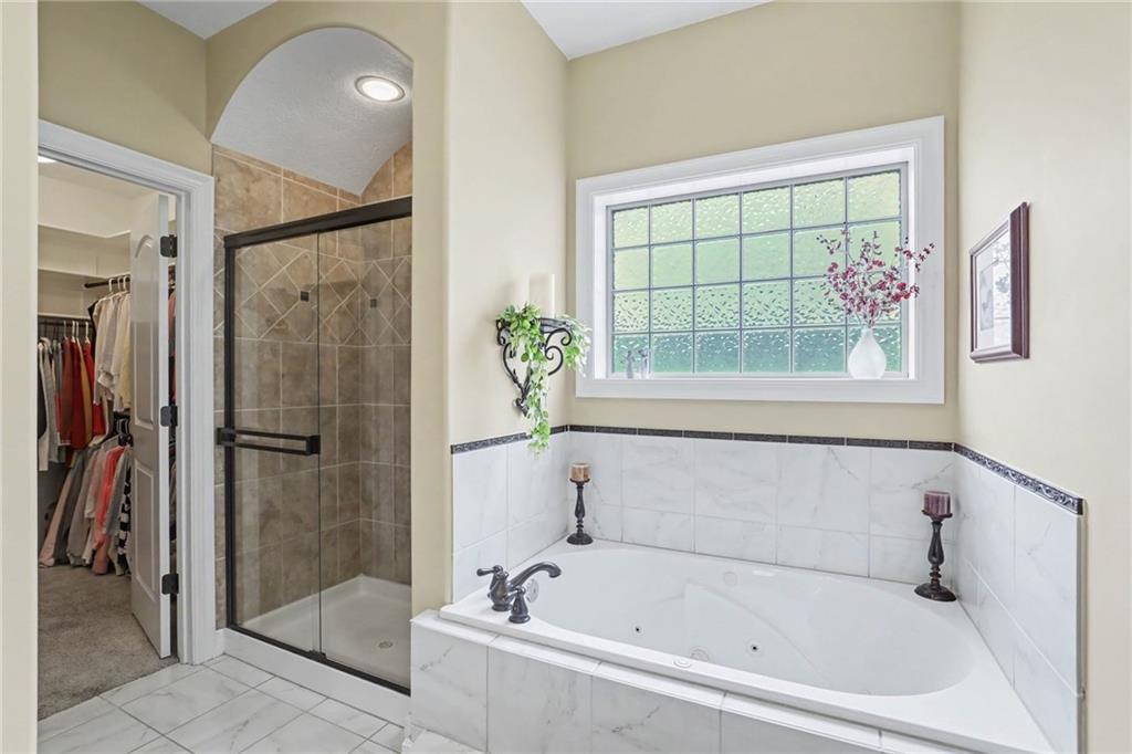 3412 SW Lois Lane