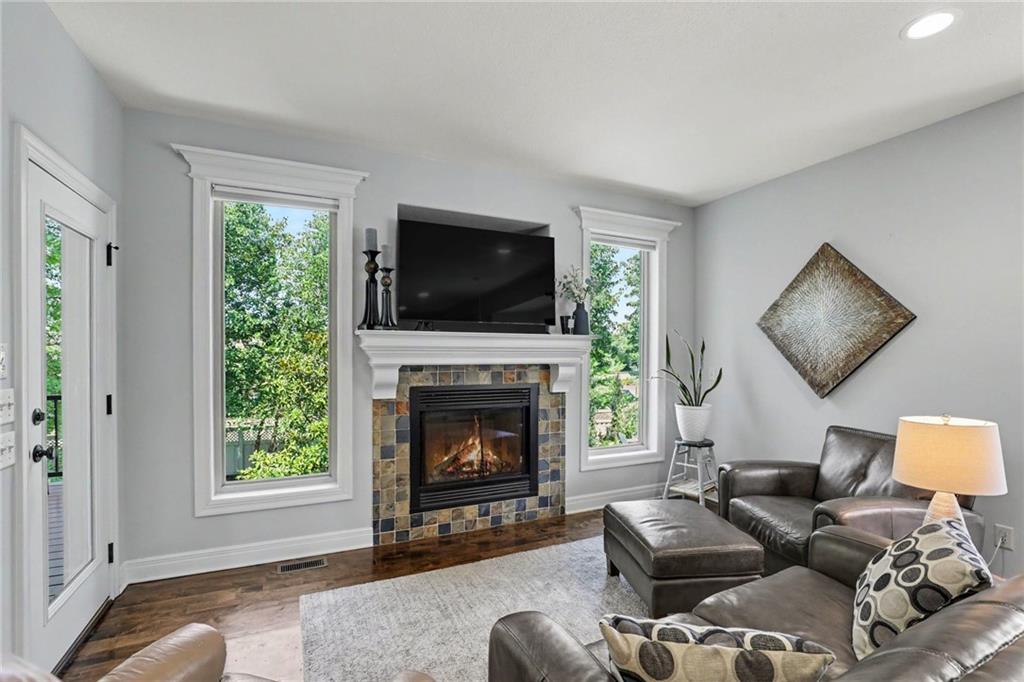 3412 SW Lois Lane