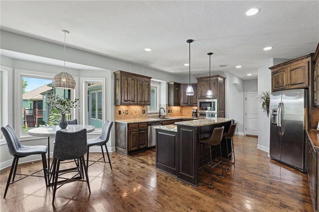 3412 SW Lois Lane