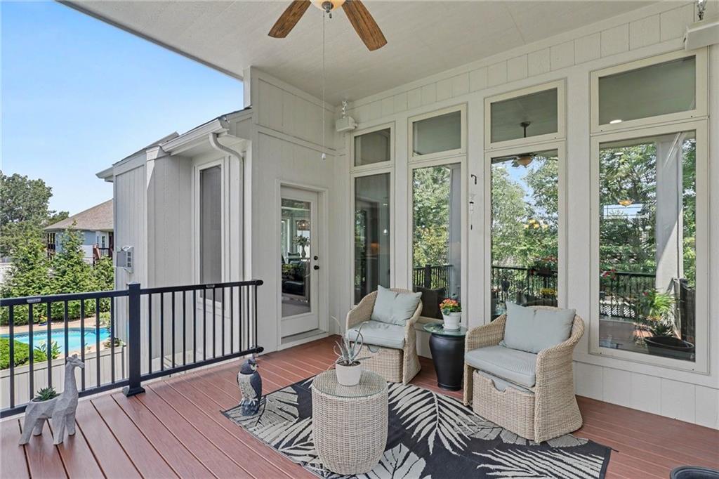 3412 SW Lois Lane