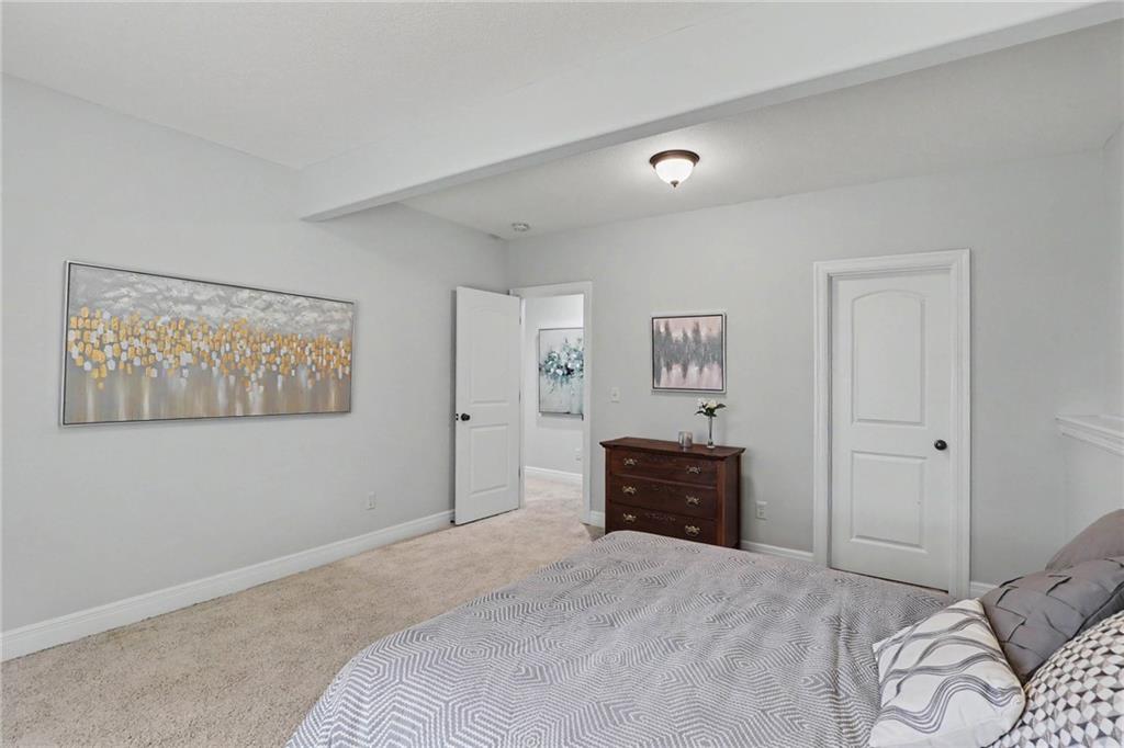3412 SW Lois Lane