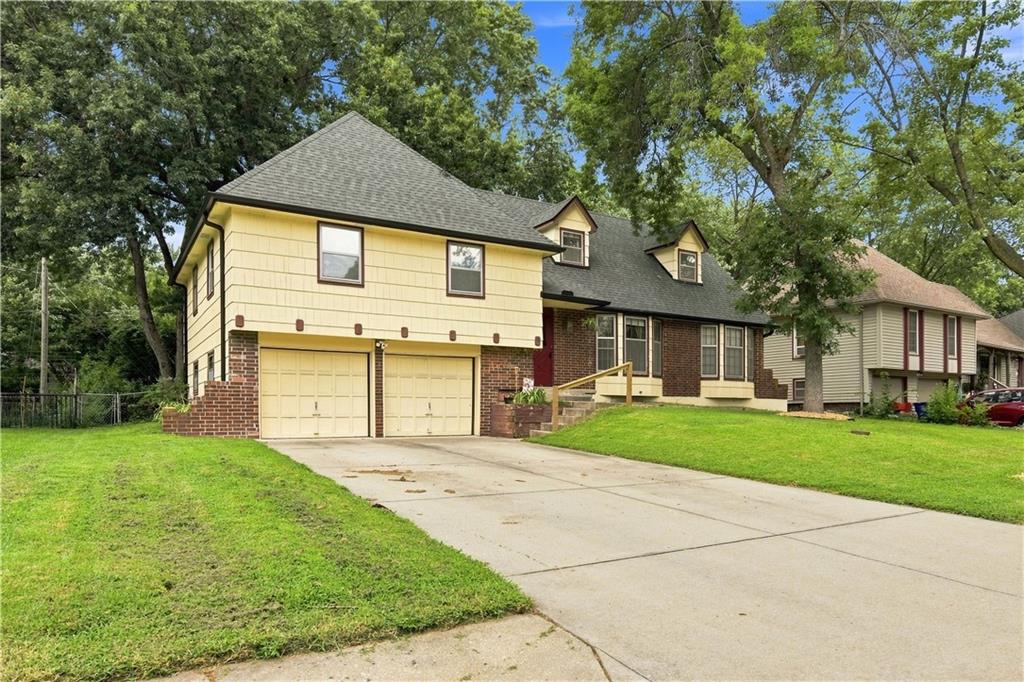 209 SW Victor Drive