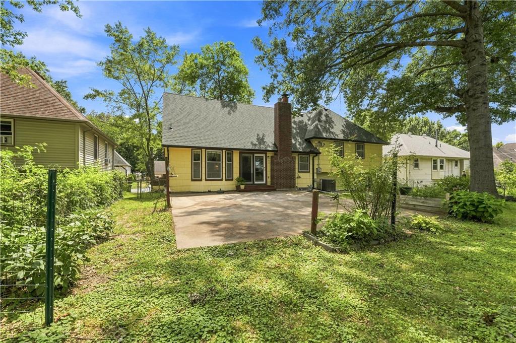 209 SW Victor Drive