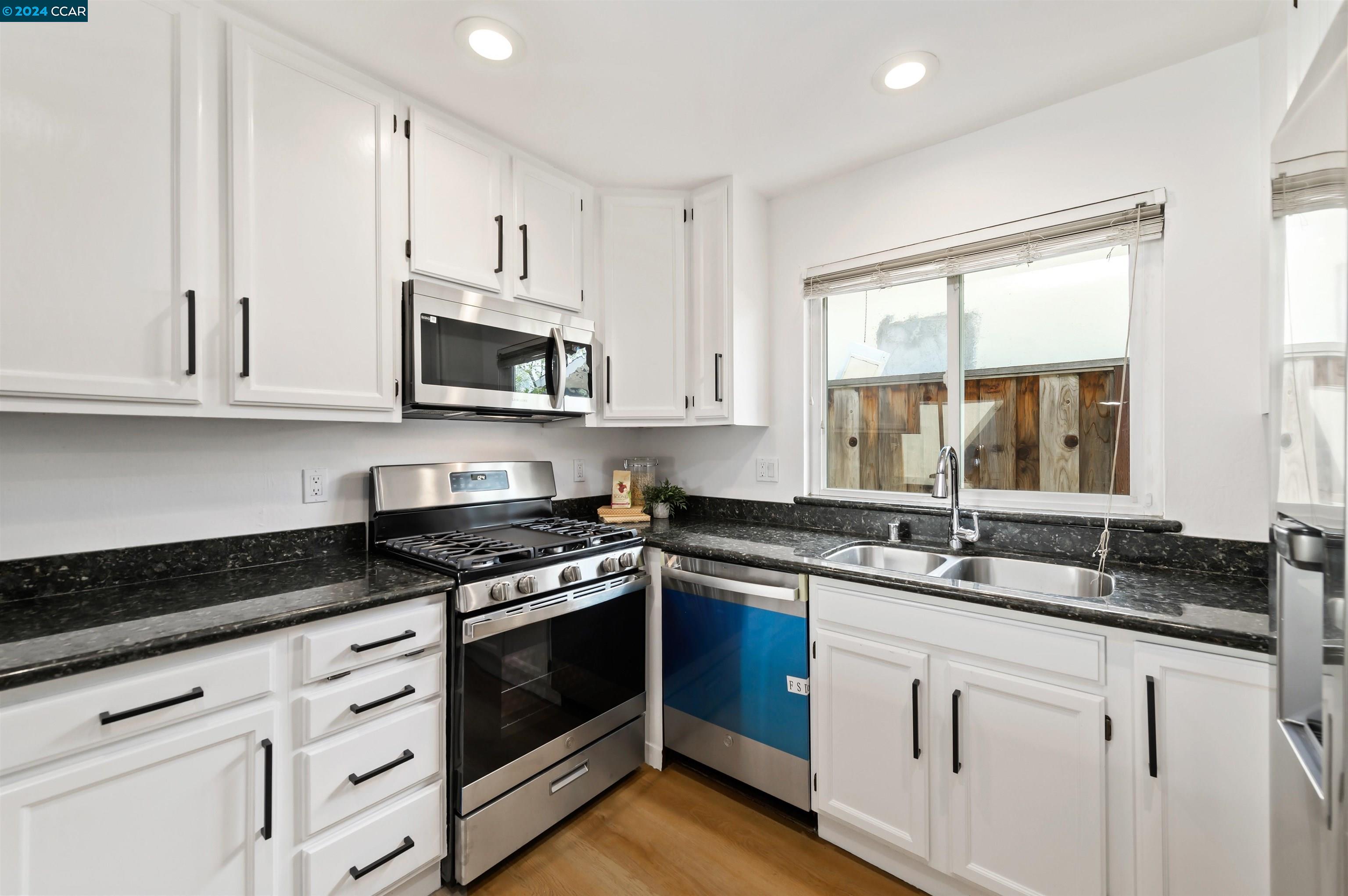 1330 Evergreen Dr