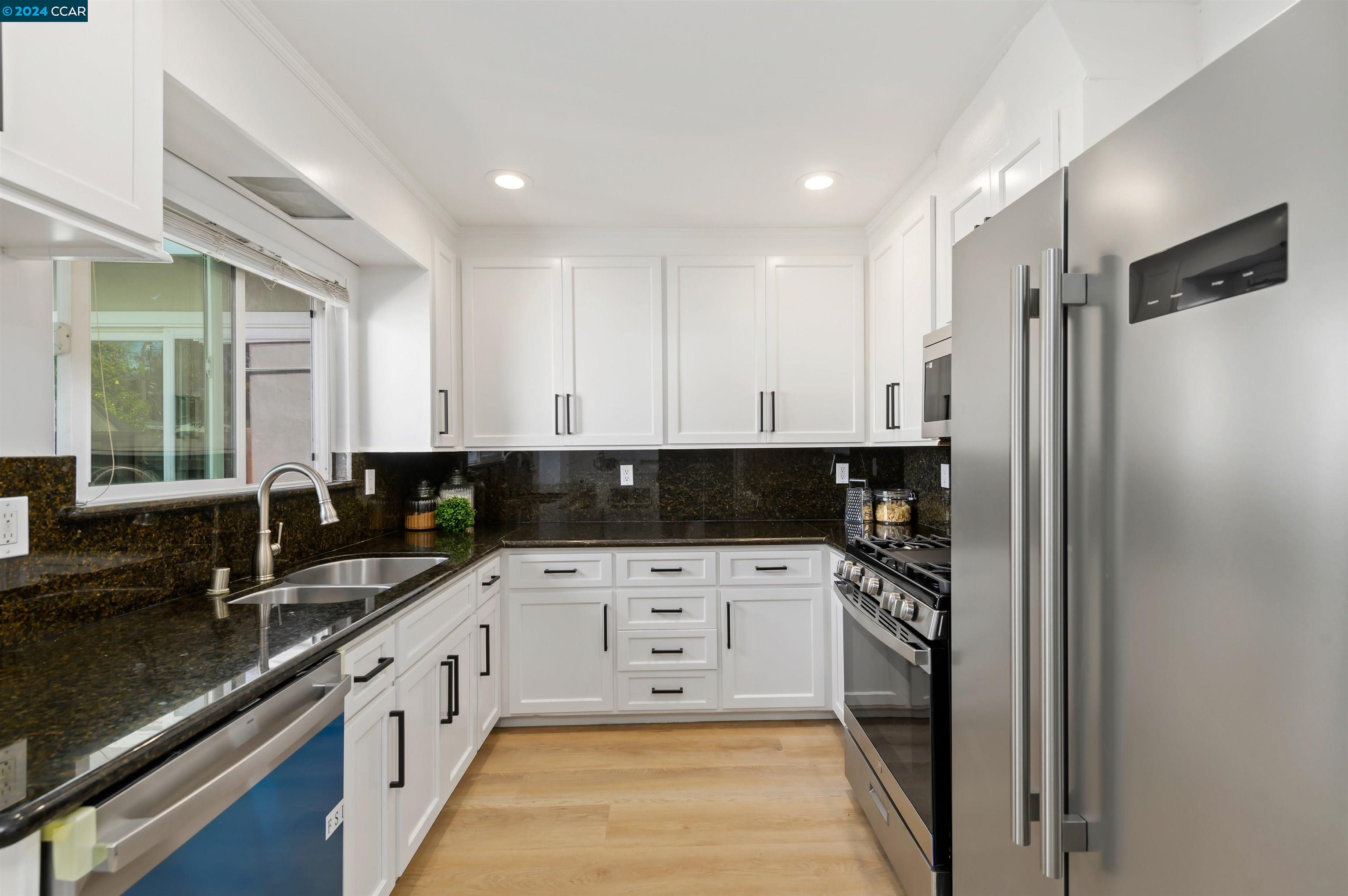 1330 Evergreen Dr