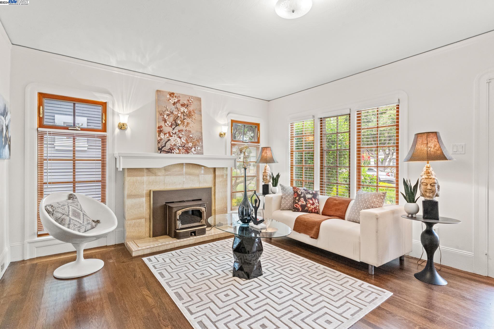 220 Sunnyside Dr