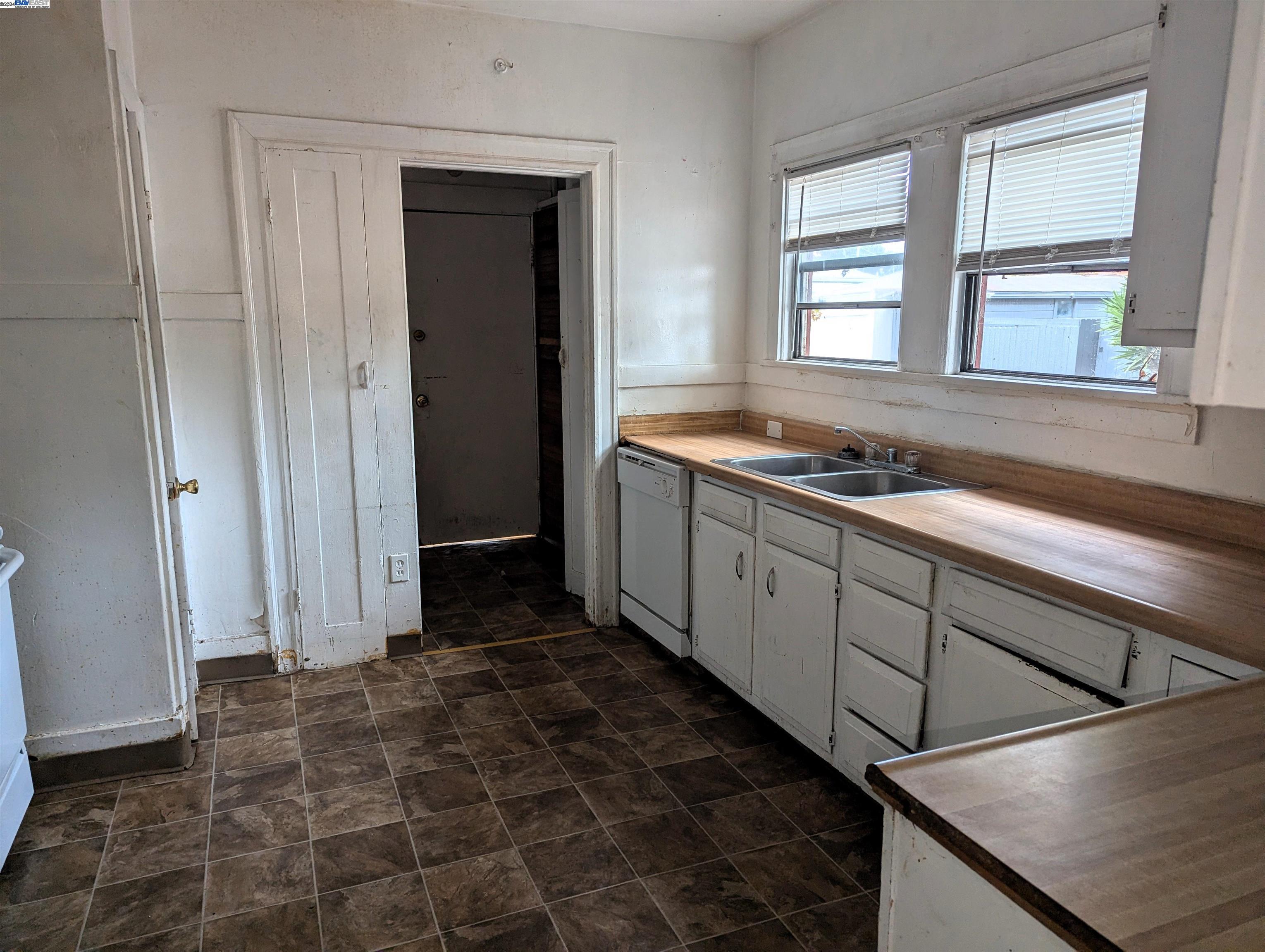 1567 Havenscourt Blvd