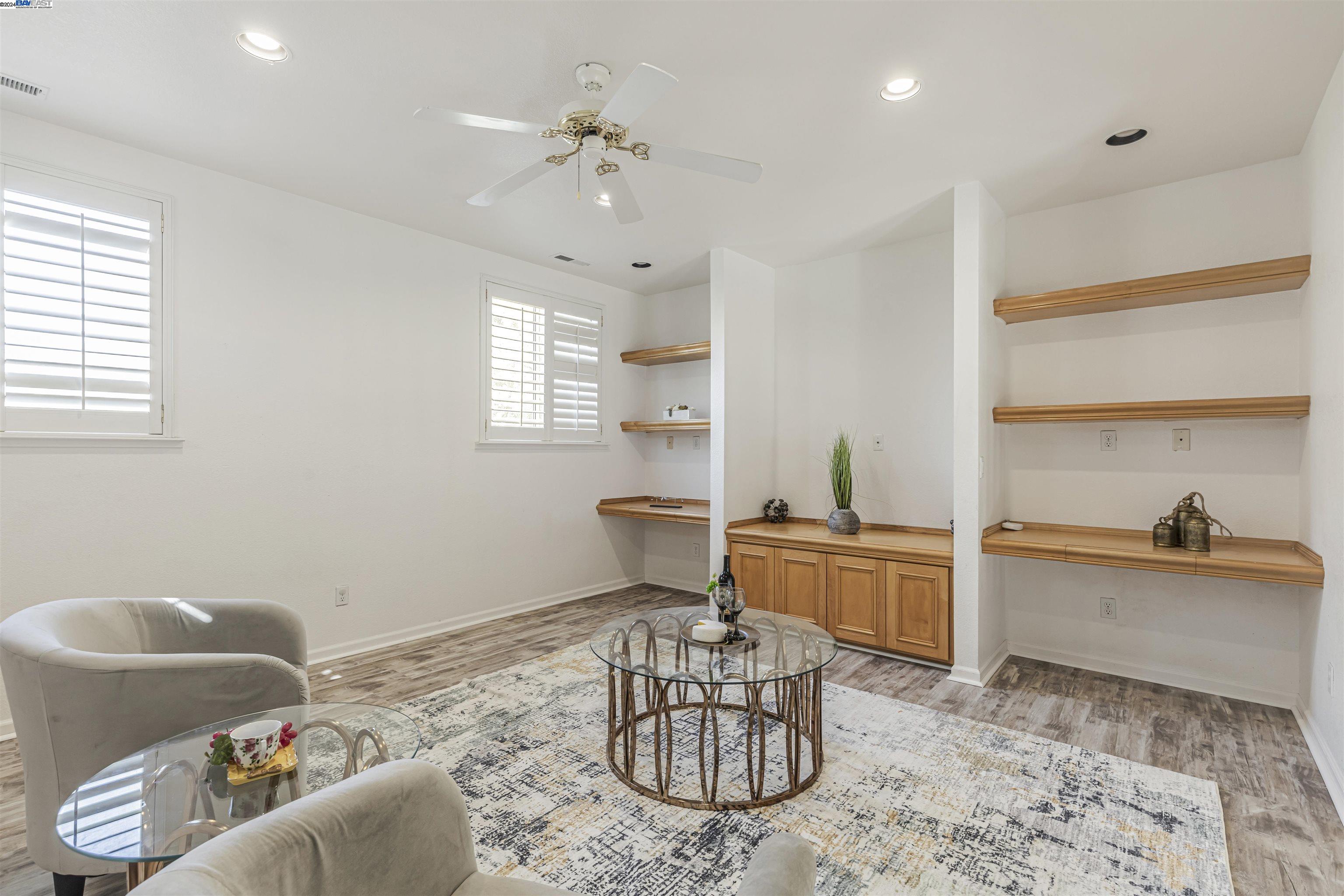 2476 Santa Barbara Ct