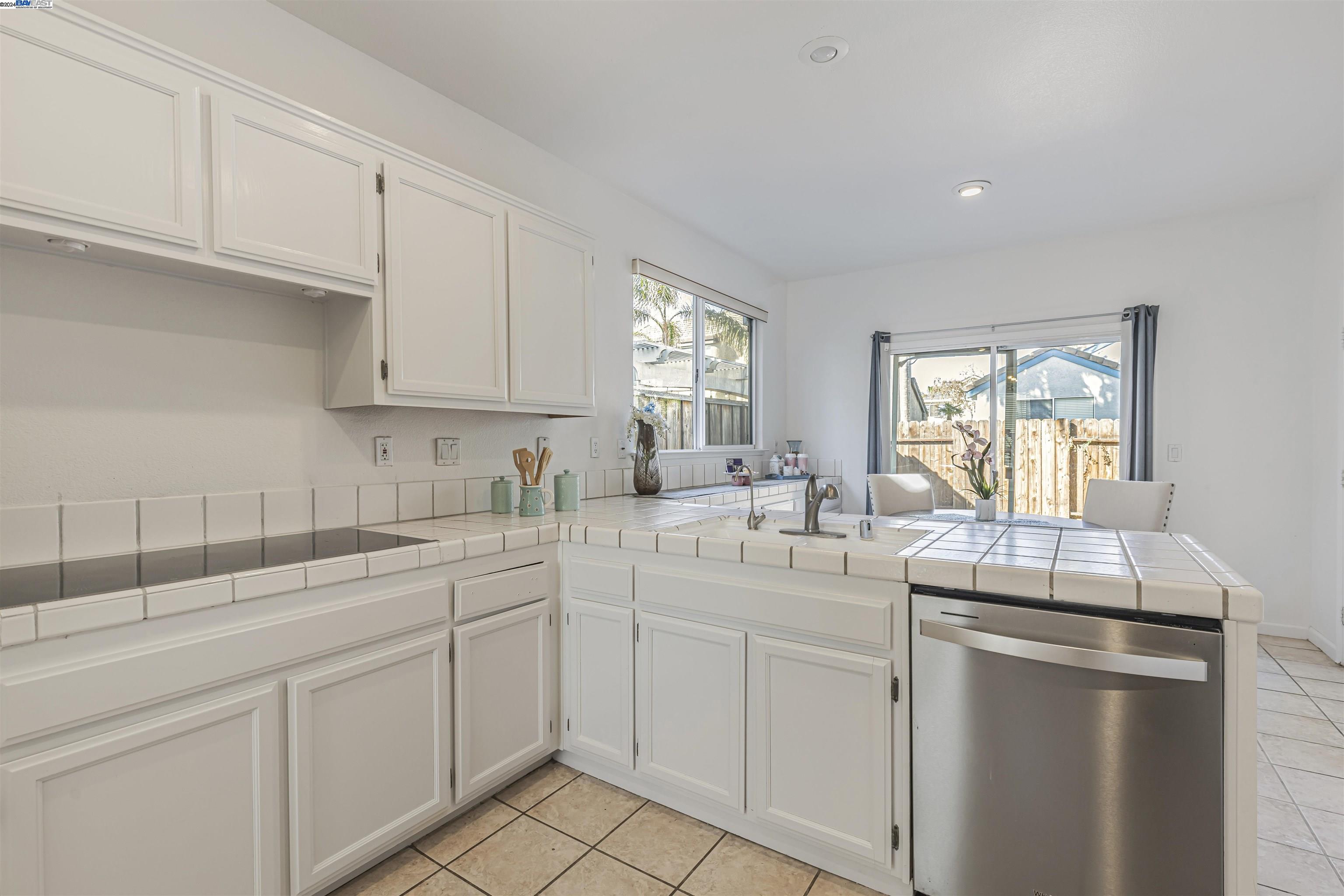 2476 Santa Barbara Ct