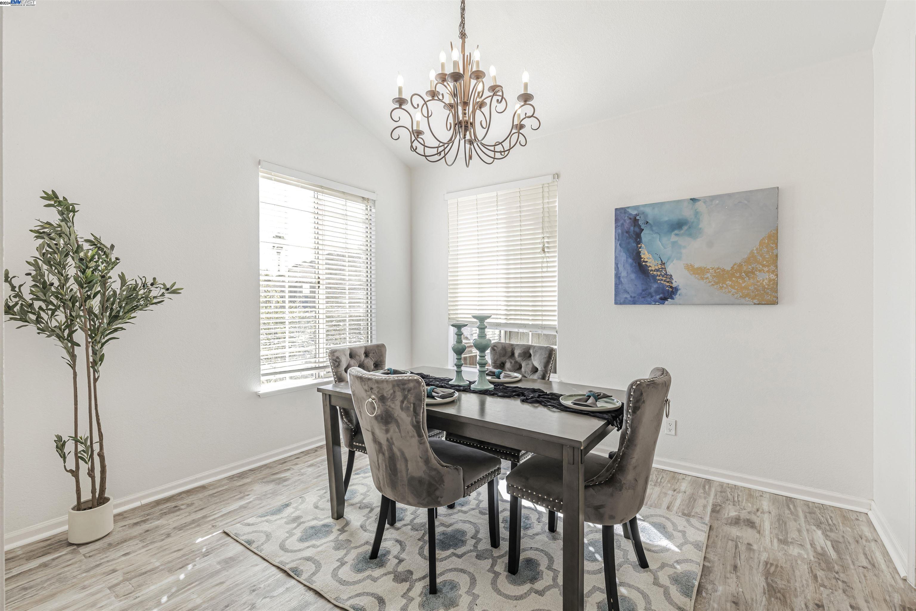 2476 Santa Barbara Ct