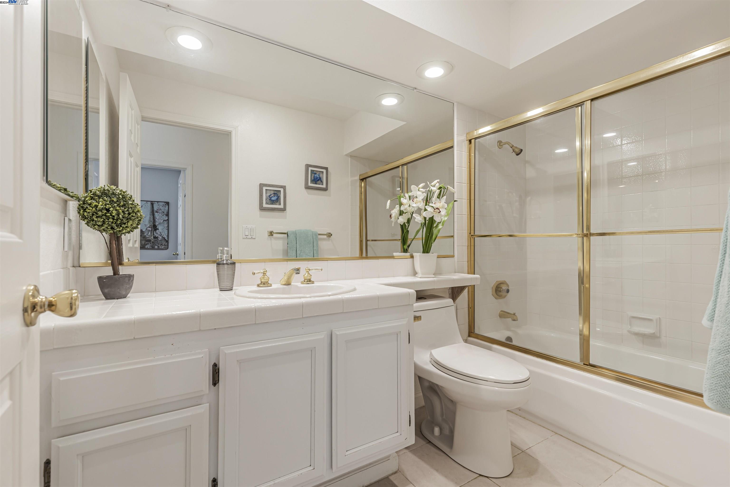 2476 Santa Barbara Ct