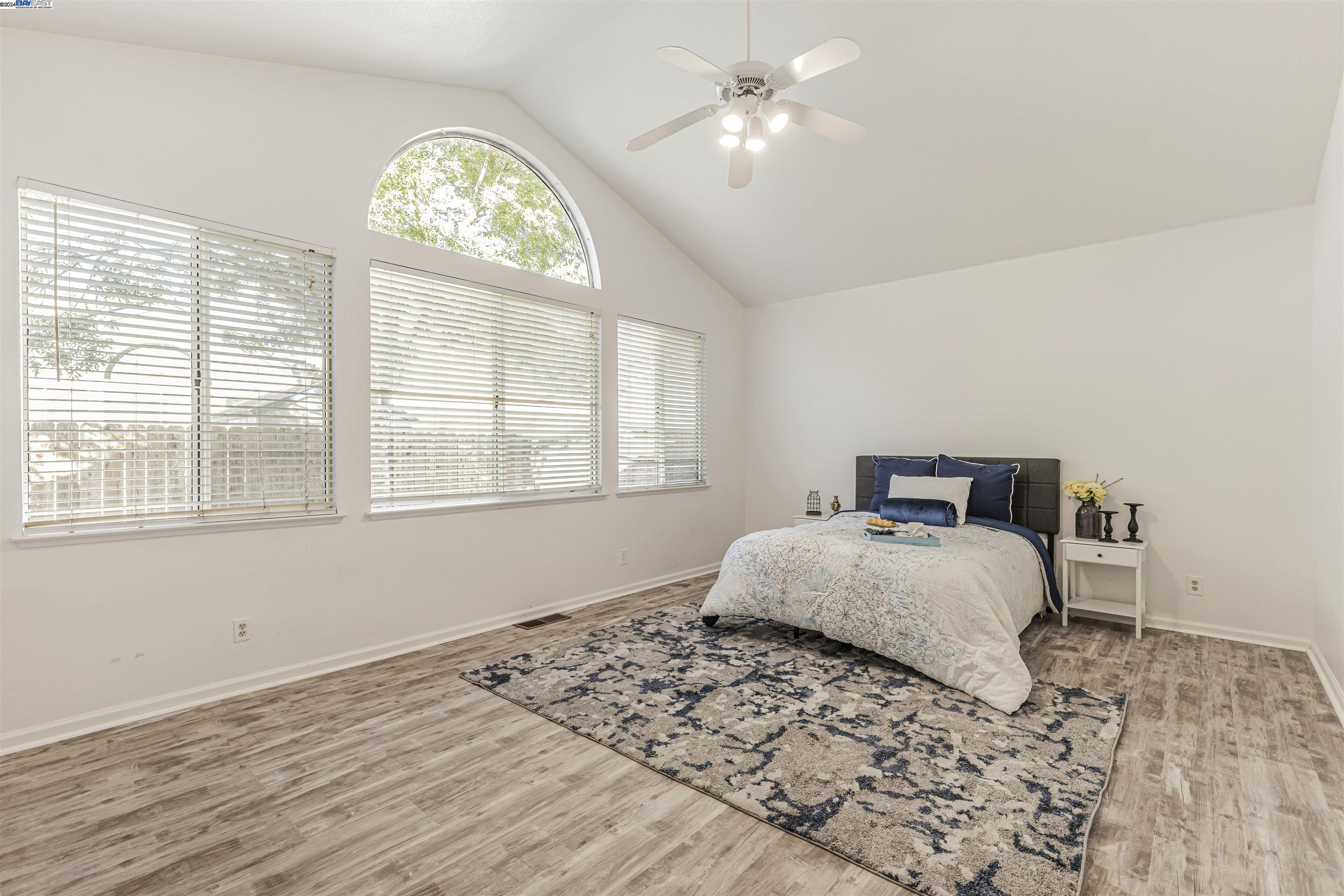 2476 Santa Barbara Ct